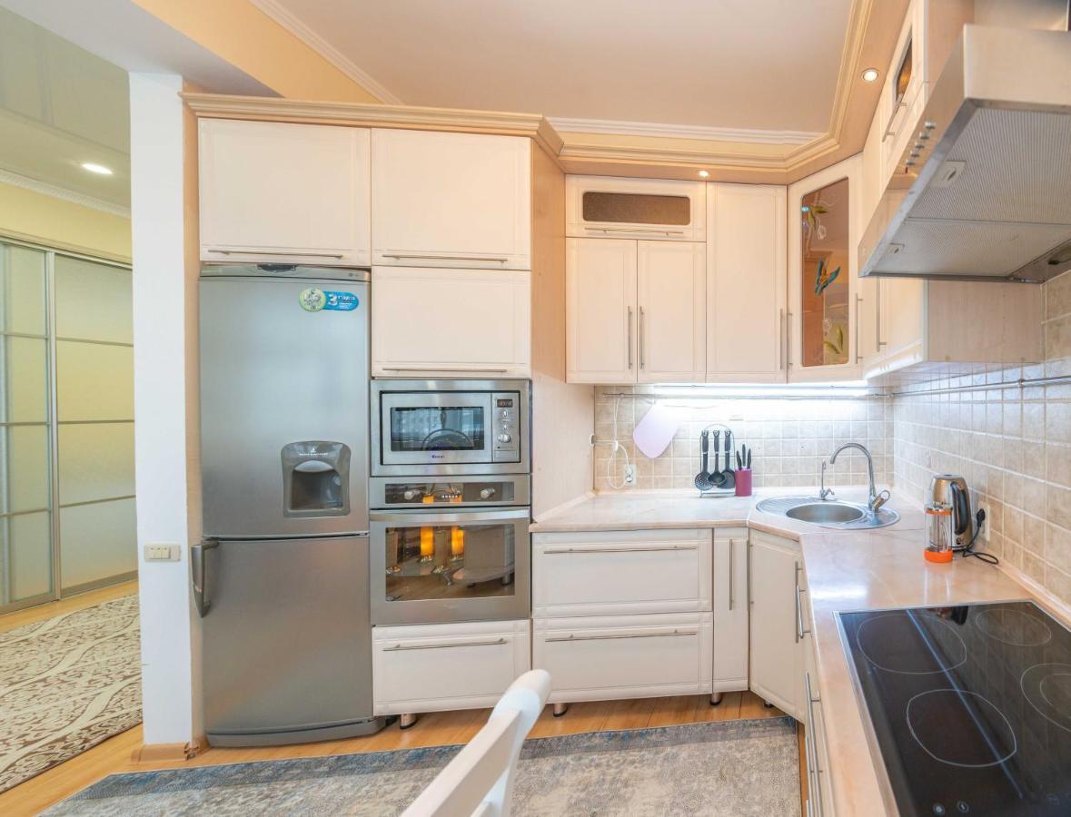 Апартаменты Люкс рядом с рекой Иртыш Павлодар Екстер'єр фото